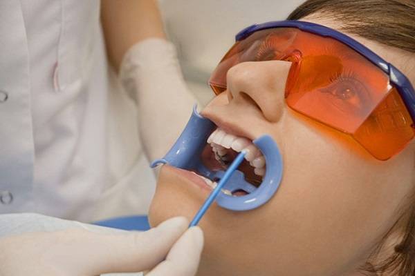 процесс восстановления зубной эмали